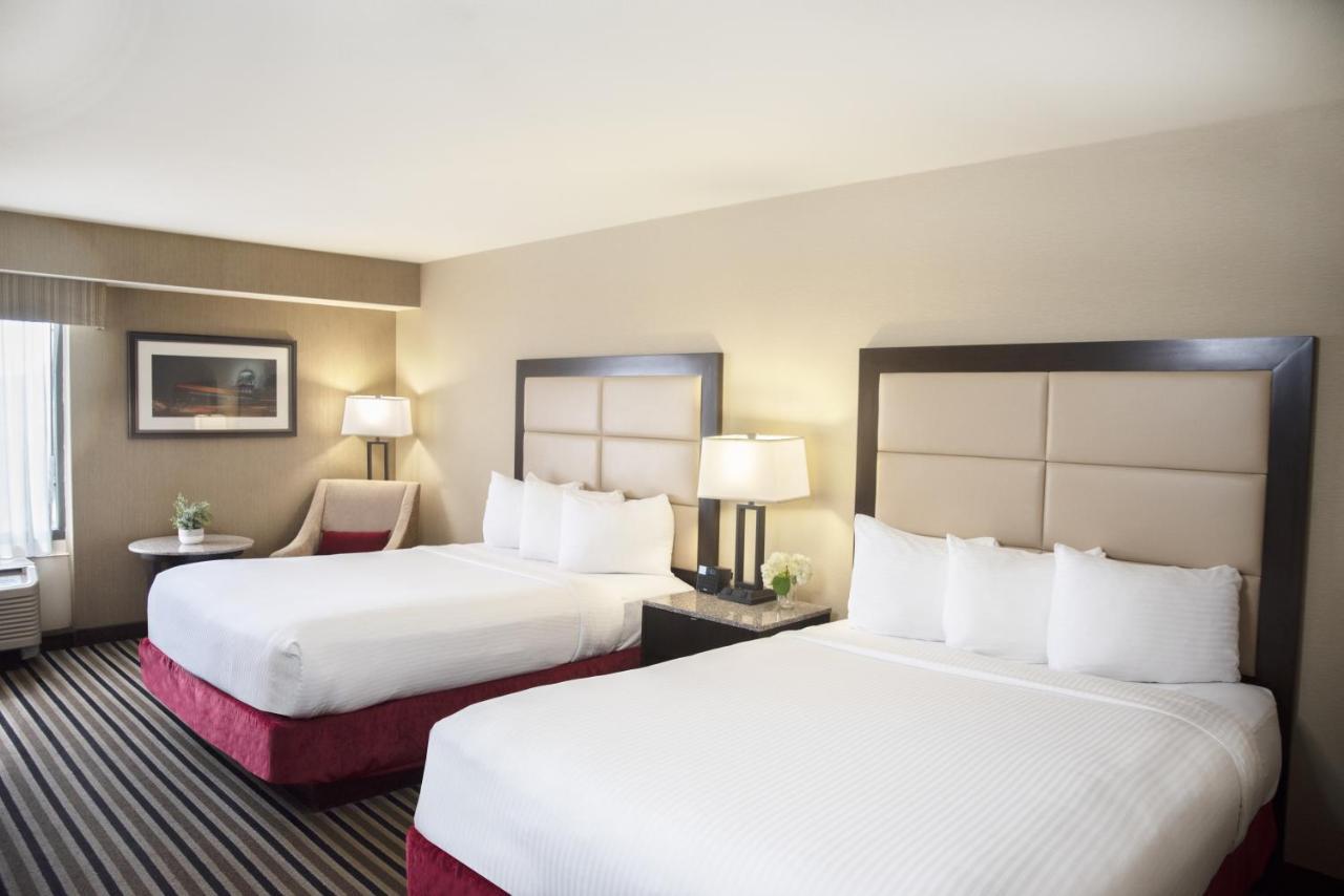 The Madison Concourse Hotel Buitenkant foto