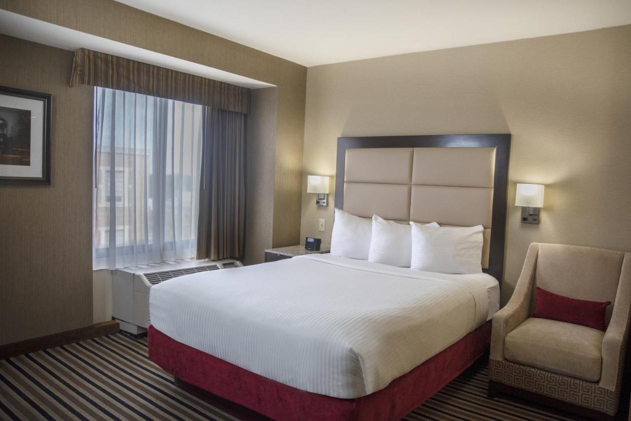 The Madison Concourse Hotel Buitenkant foto