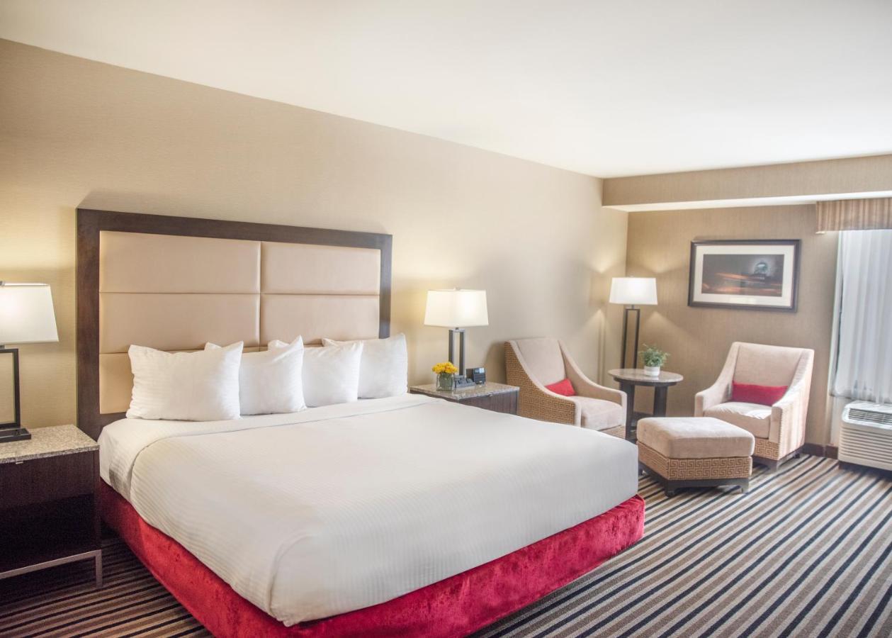 The Madison Concourse Hotel Buitenkant foto